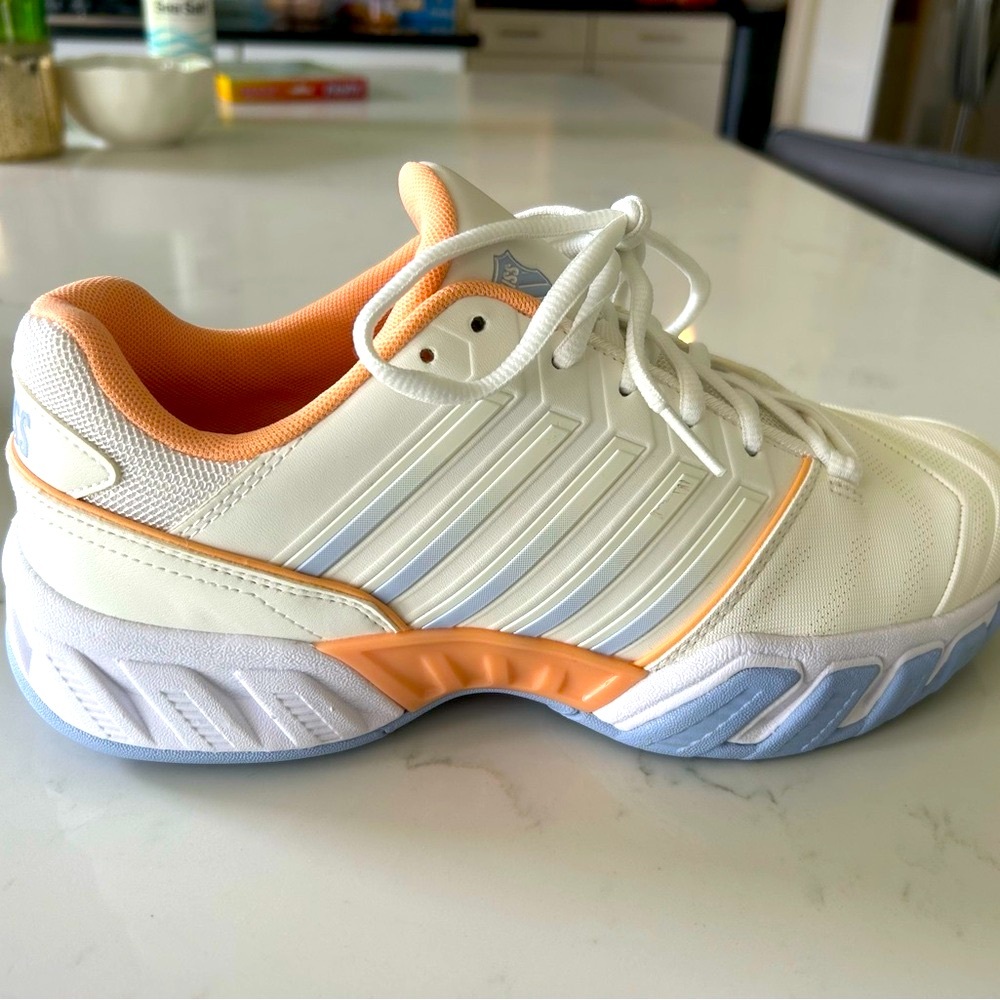 K-Swiss Women’s 9 Hypercourt tennis/pickleball/preppy cross trainer